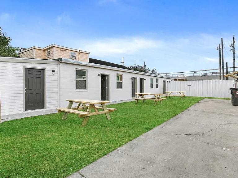 2536 Conti St — Photo 14