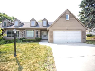 3749 S Oakbrook Dr #3749, Greenfield, WI, 53228