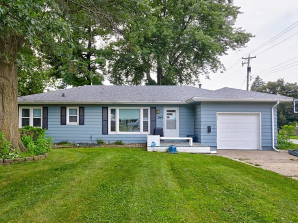 3944 42nd St, Des Moines, IA 50310