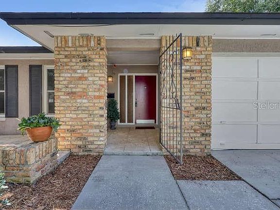 3rd image of 501 Brookside Cir