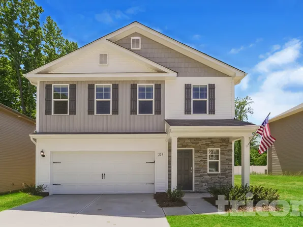 228 Spring Knoll Dr, Charlotte, NC 28262