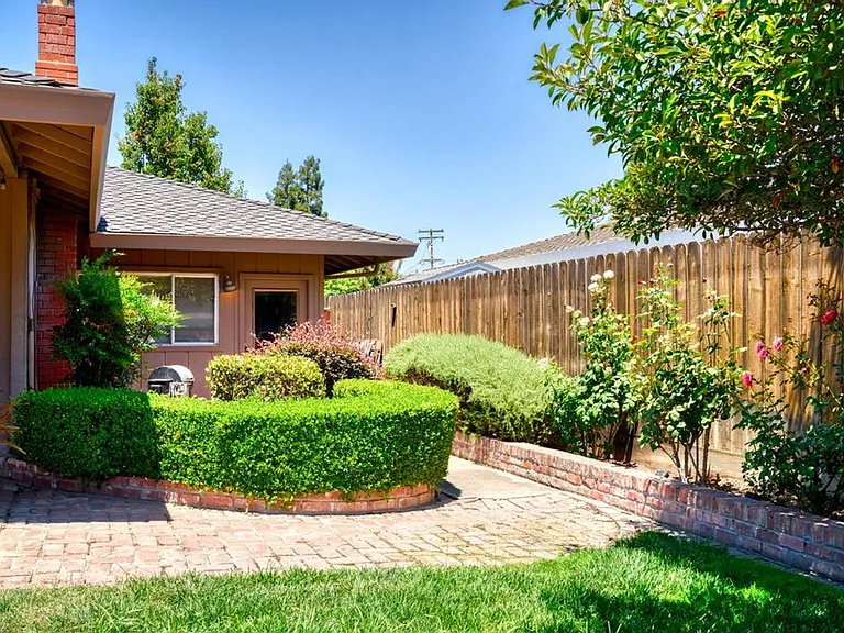 510 Northgate Dr — Photo 44