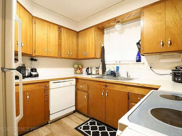 1433 Juliana Ct — Photo 3
