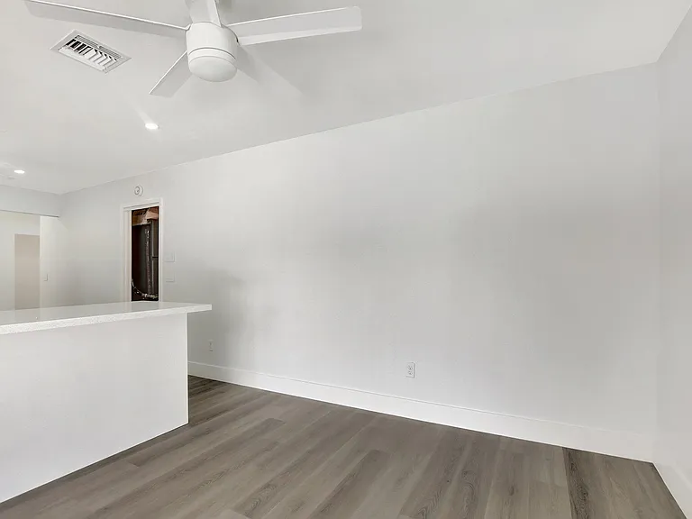 10920 Gable St — Photo 16
