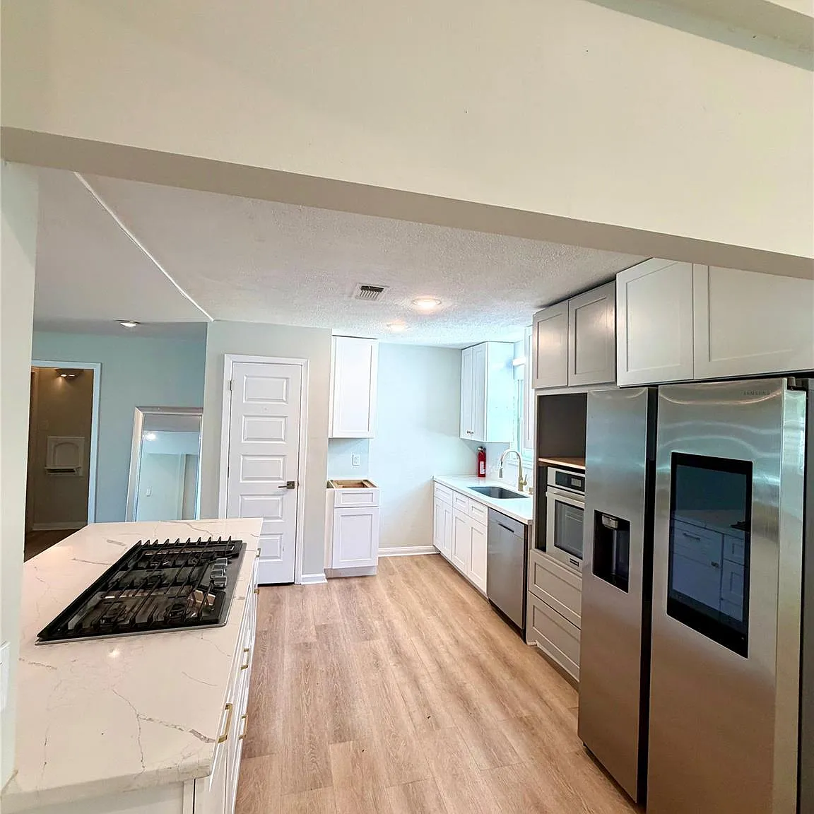 3 bed, 2.5 bath, 1750 sqft, $1,950 — Photo 3
