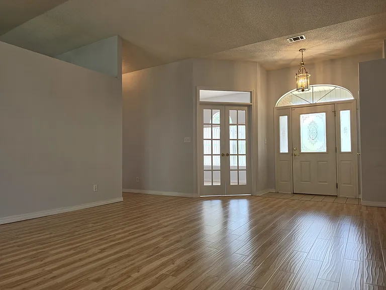 6900 Calle De Caballero — Photo 4
