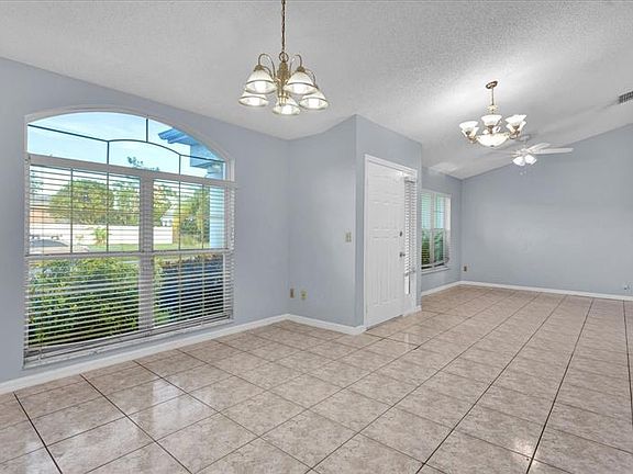 4th image of 230 Lytton Cir