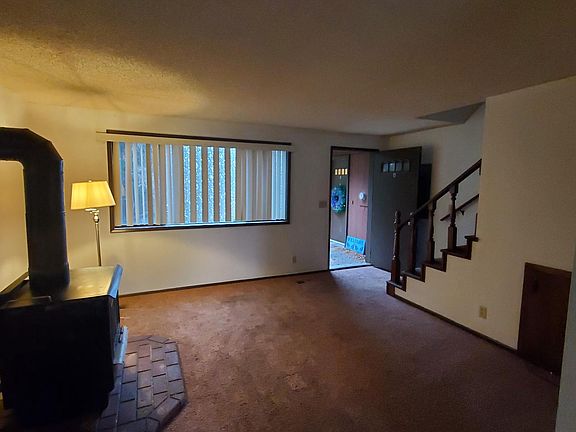 3rd image of 238 NE Damson Pl #A