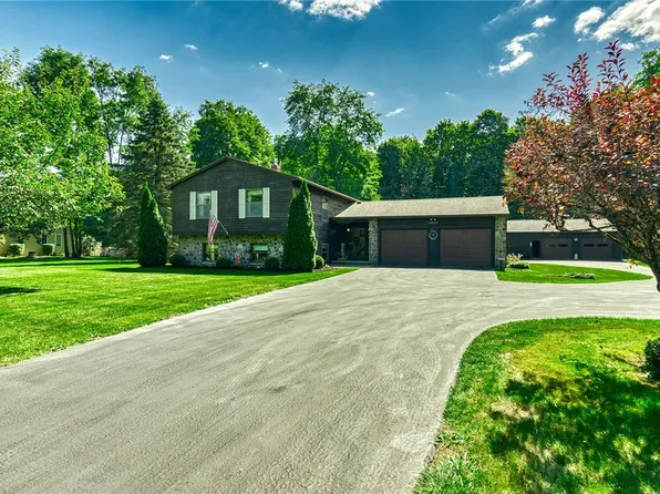 1804 Plank Rd, Walworth, NY 14568