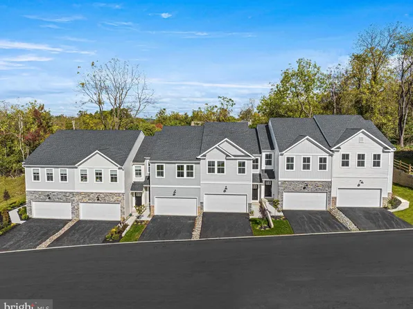 36 Four Leaf Dr, Downingtown, PA 19335