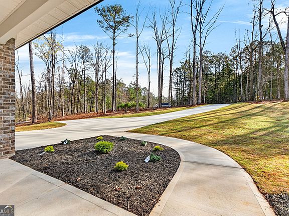 5th image of 645 Musgrove Rd