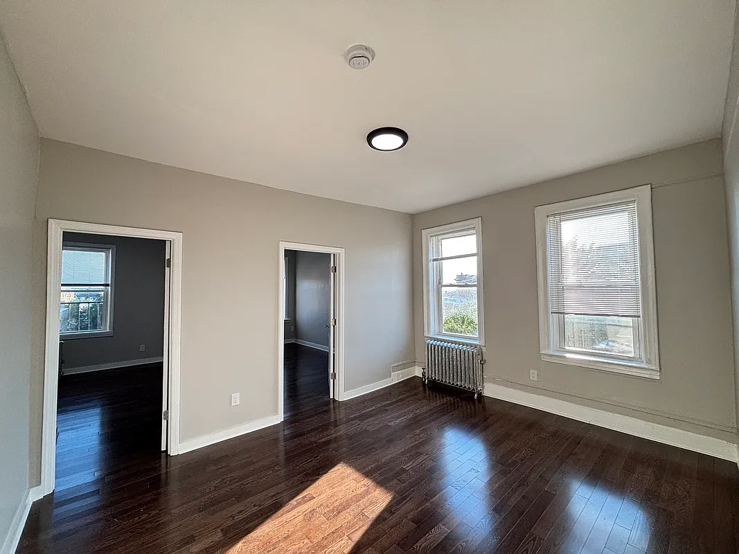 9 Bentley Avenue 17