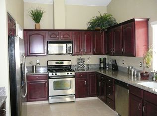 511 Almond St, Parlier, CA 93648