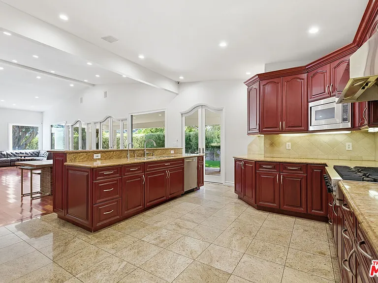999 Casiano Rd — Photo 19