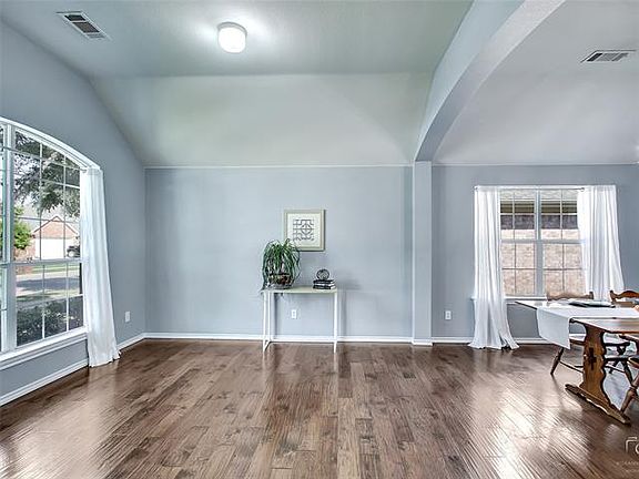4th image of 5301 Parkplace Dr