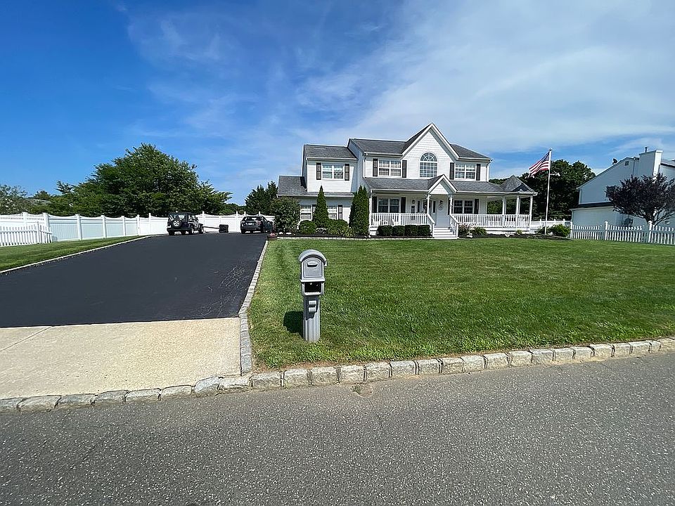 2nd image of 45 W Greentree Dr