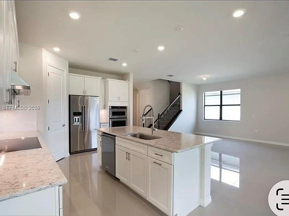 3rd image of 7810 NW 79th Ter