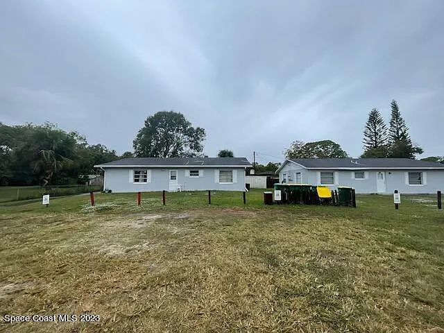 123 Pineda St