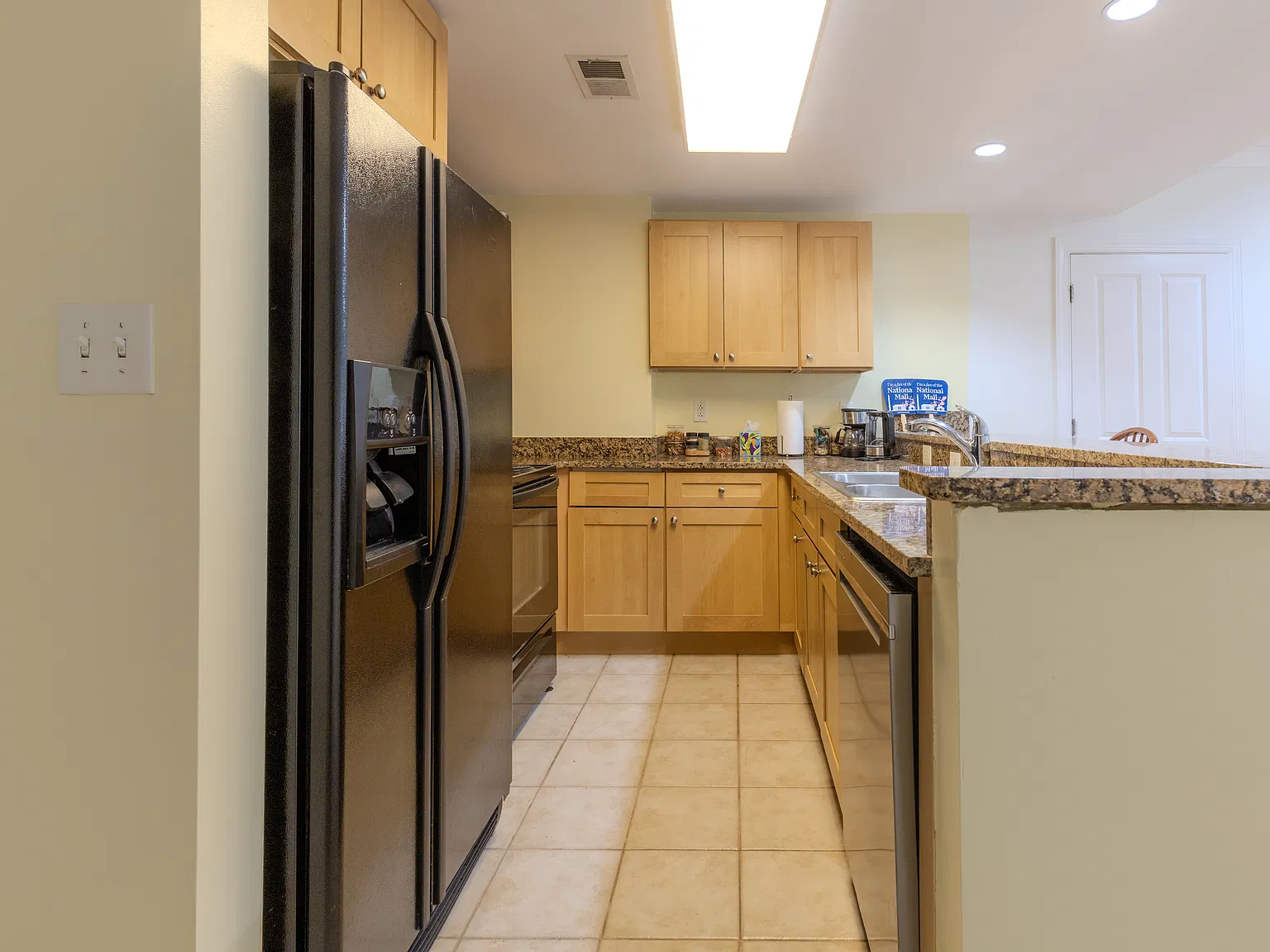 1 bed, 827 sqft, $2,500 — Photo 3