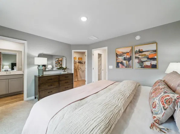 301 Oldfield Dr, Charlottesville, VA 22902