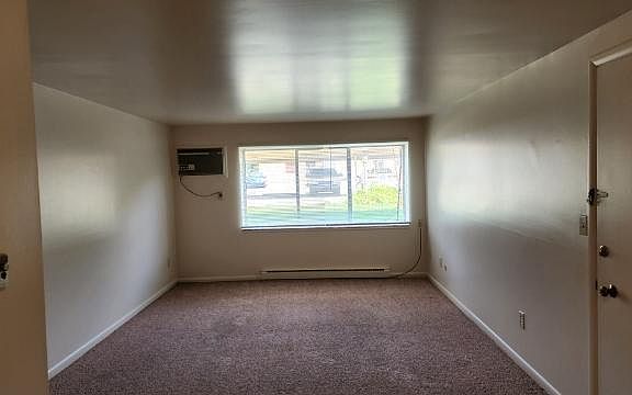 2nd image of 1420 Throop St APT 3