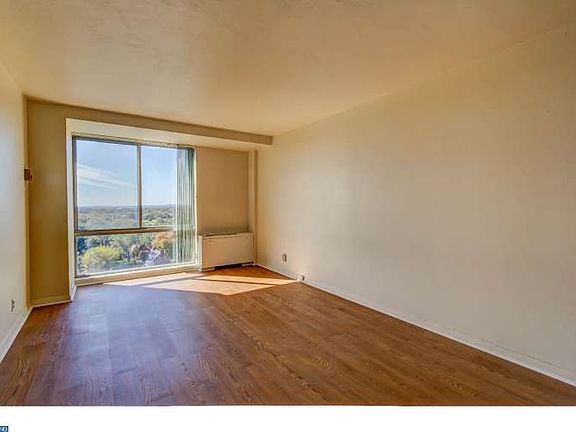2nd image of 2401 Pennsylvania Ave APT 1112