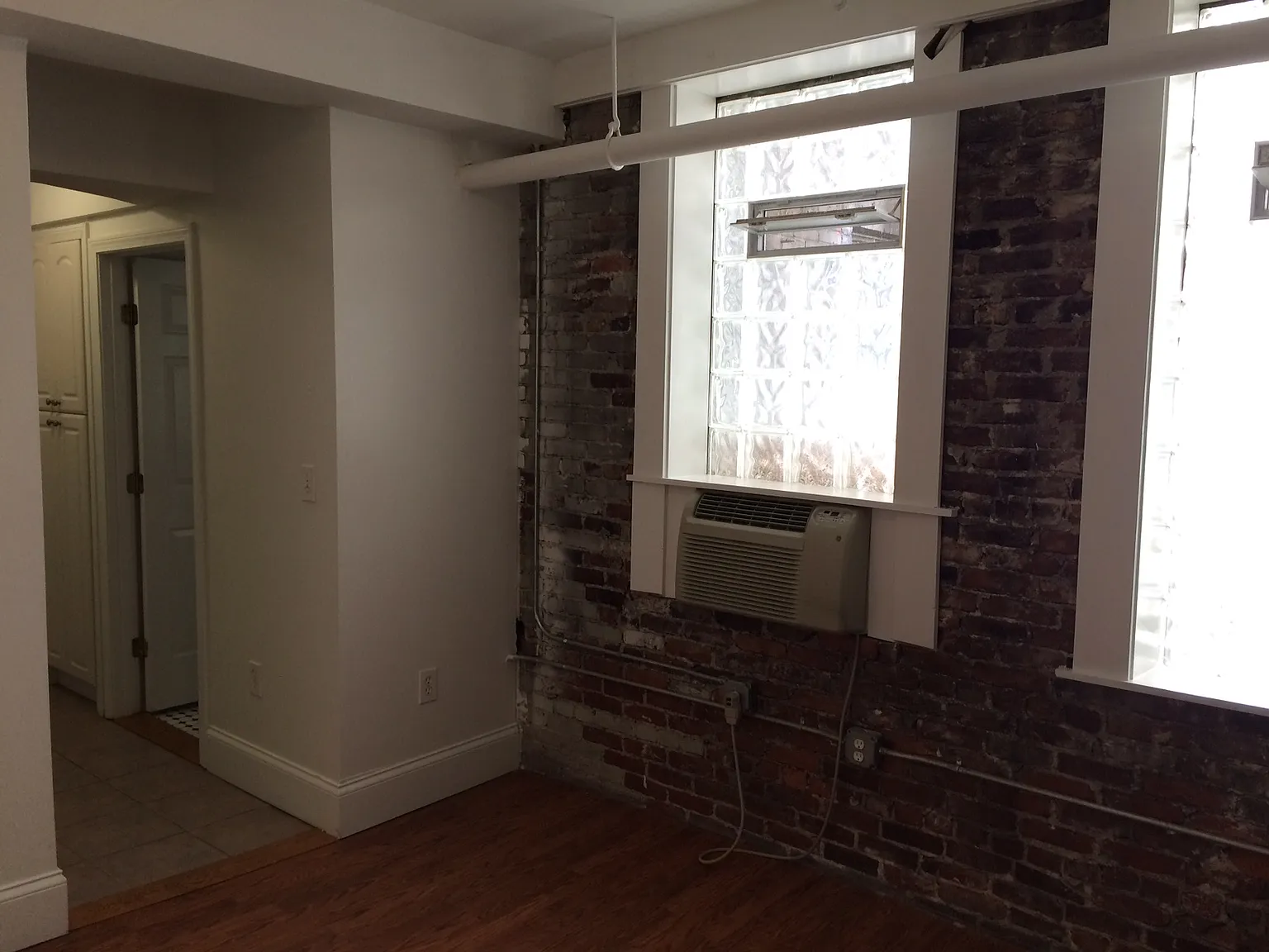 2 bed, 999 sqft, $3,800 — Photo 4