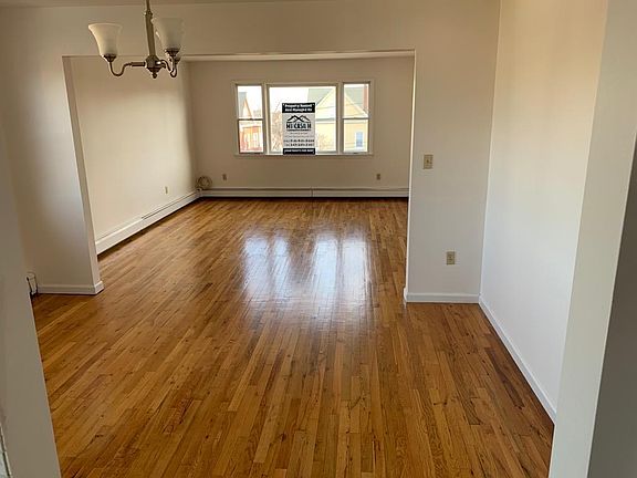 3rd image of 209 Park Ave #2