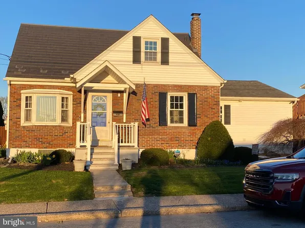 930 4th St, Whitehall, PA 18052