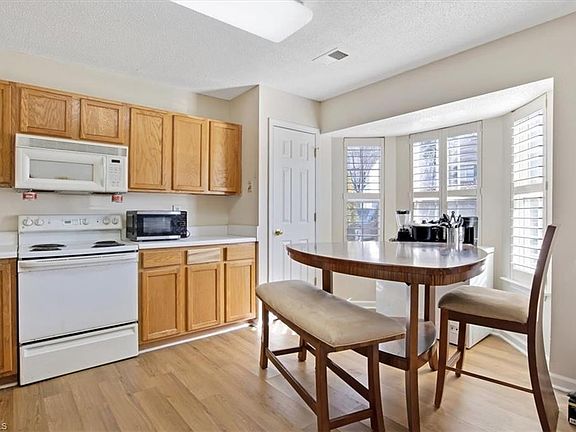 5th image of 126 Heritage Creek Way