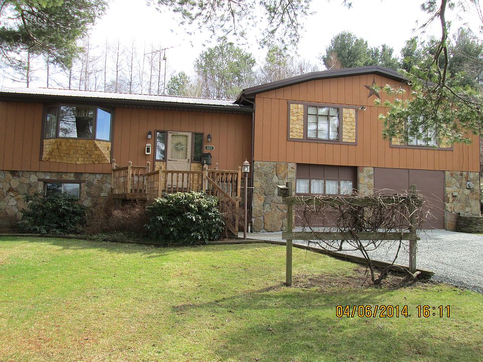 557 Valley Dr
