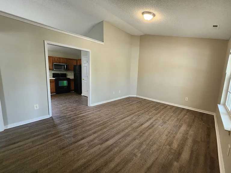 1126 Maria Christina Ln — Photo 2