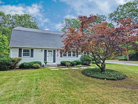2nd image of 33 Valerie Dr