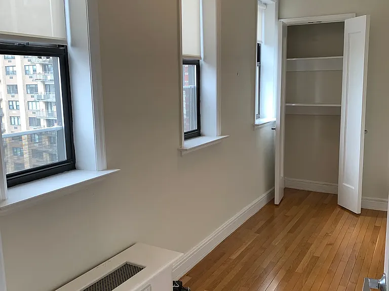210 W 70th St #1602 — Photo 4