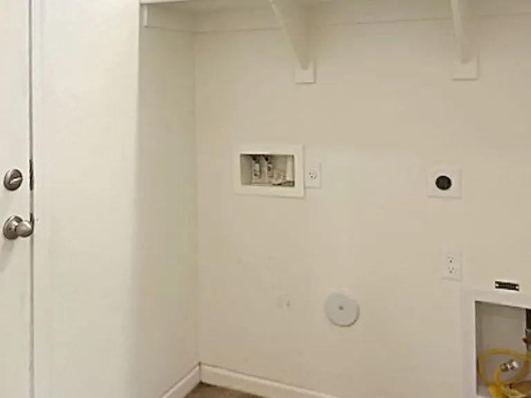 19631 W Jefferson St — Photo 23