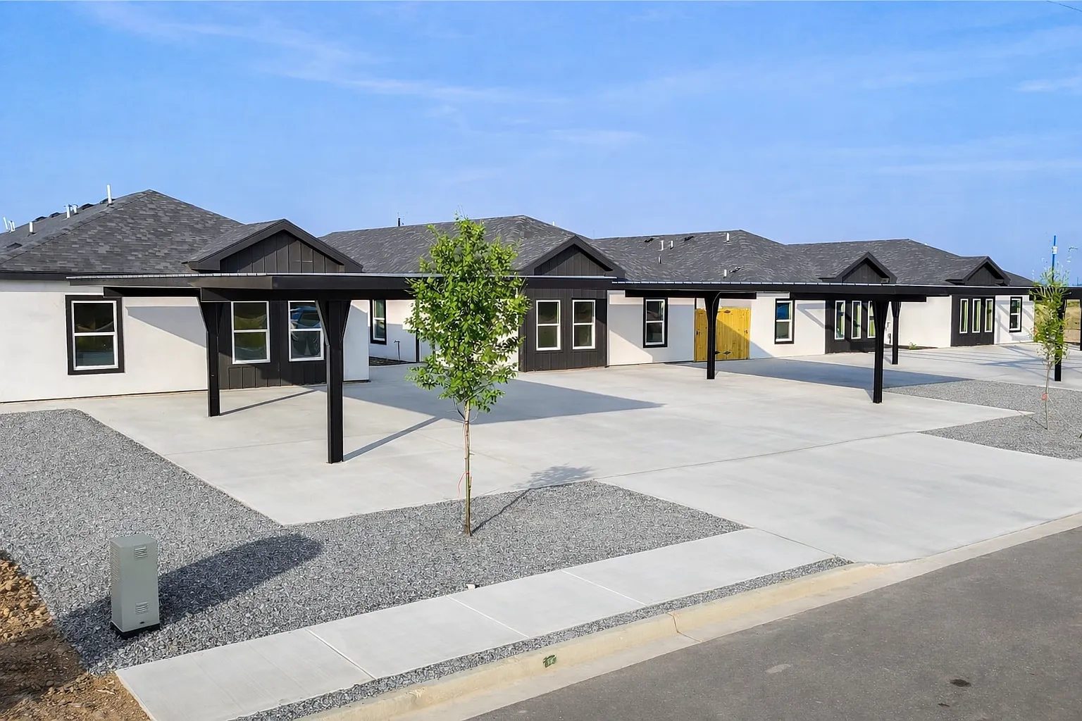 4 bed, $1,150 — Photo 1