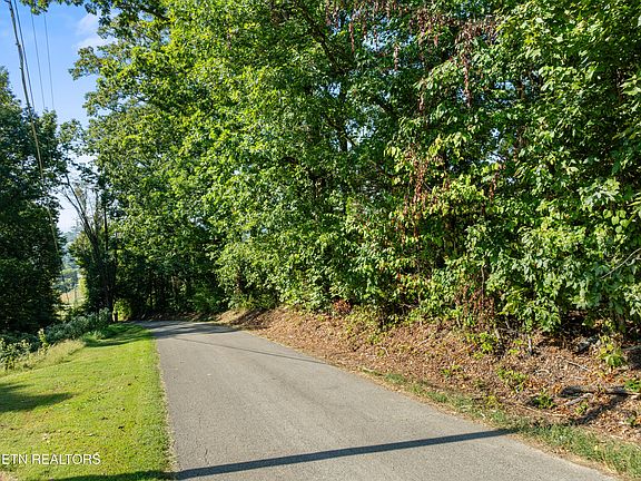 3rd image of 3951 Strong Rd