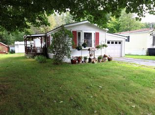 206 Willow Cir, White River Junction, VT 05001