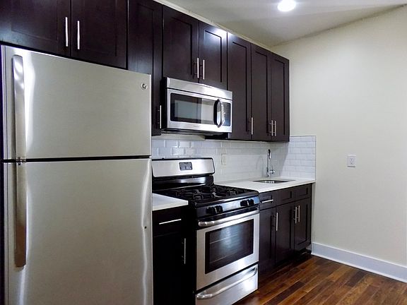 3rd image of 266 Linden St #2B