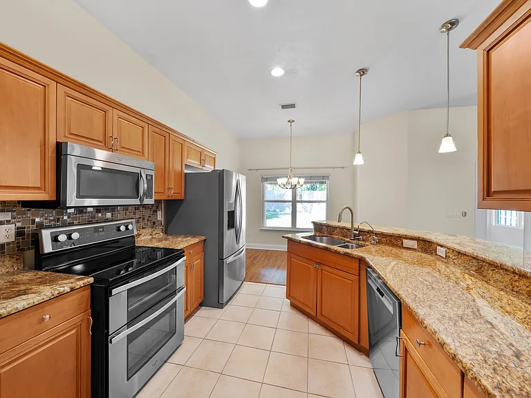10538 Palmetto Blvd — Photo 9