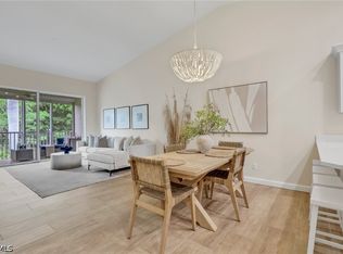 1215 Sarah Jean Cir #J-205, Naples, FL 34110