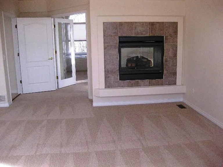 2075 Rockhurst Blvd — Photo 11