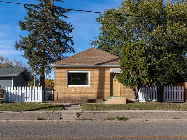 1114 S Bridge St SE, Medicine Hat, AB T1A 1E2