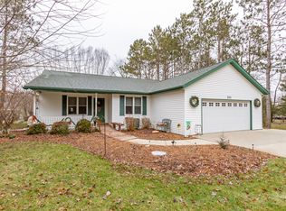 211 Crabapple Ct, Dixon, IL 61021