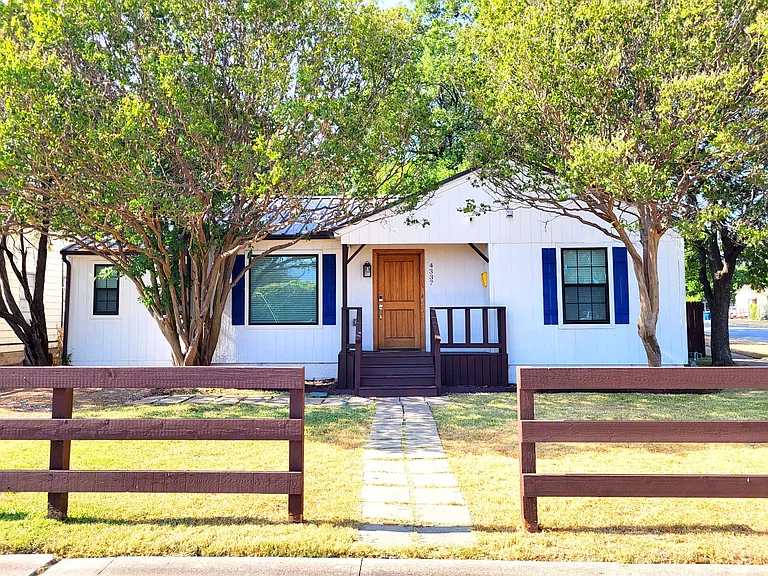 4337 Hopkins Ave — Photo 4