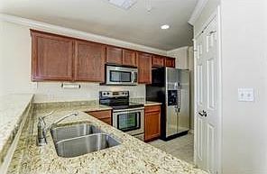 3rd image of 305 E 31st St APT 5