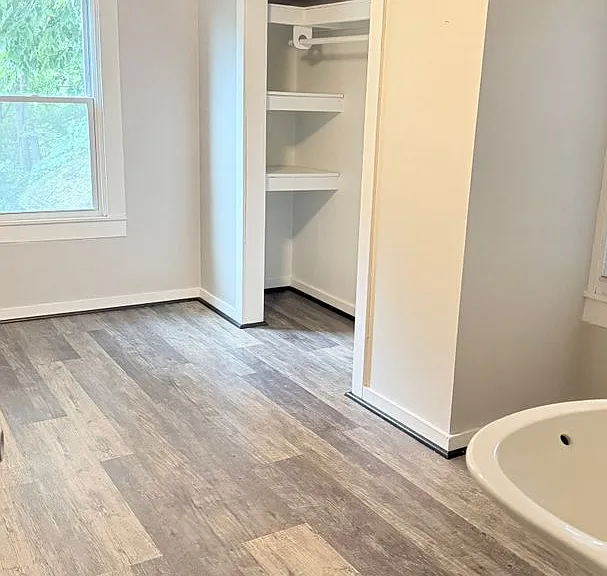 1012 Mount Jackson Rd — Photo 4