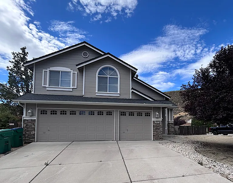 5 bed, 2772 sqft, $3,300 — Photo 1