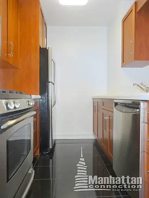 Rented by Manhattan Connection | media 2