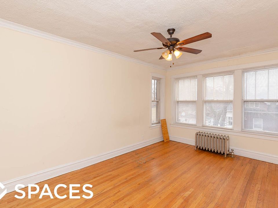 1st image of 4623 N Rockwell St APT 2